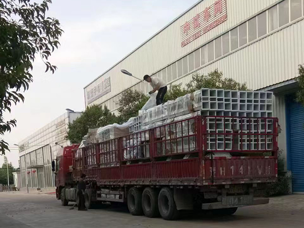 日產300噸<a href=http://m.cksalon.com/product/ target=_blank class=infotextkey>玉米深加工設備</a>發貨現場