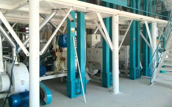 <a href=http://m.cksalon.com/product/ target=_blank class=infotextkey>玉米深加工設備</a>